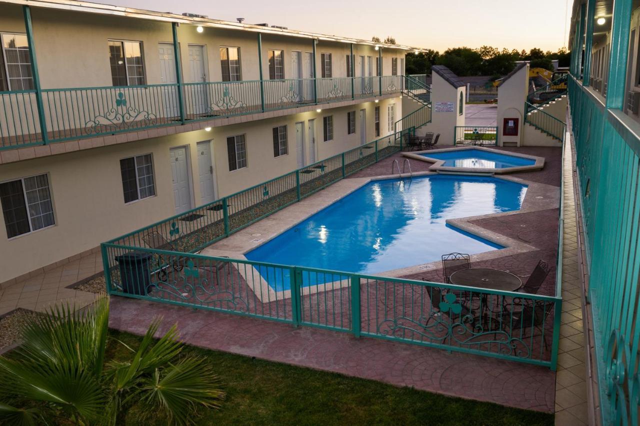 Hotel Trebol Inn Nuevo Casas Grandes Exterior foto